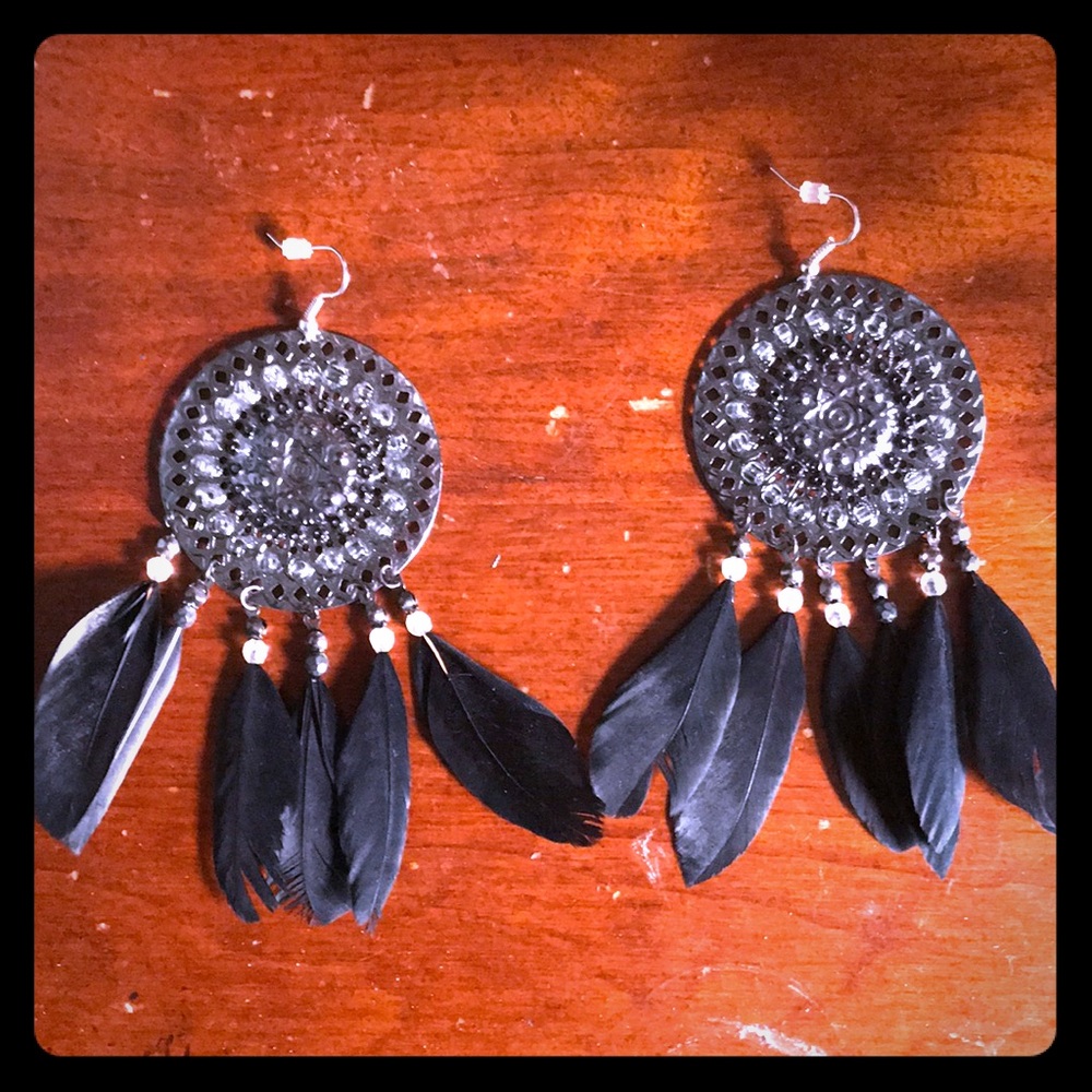 Light weight feather earrings